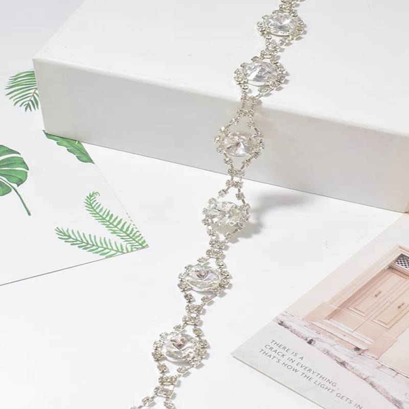 Light Luxury Niche Design, High-end Feel, Super Sparkling Rhinestone Necklace - M/S TMC India