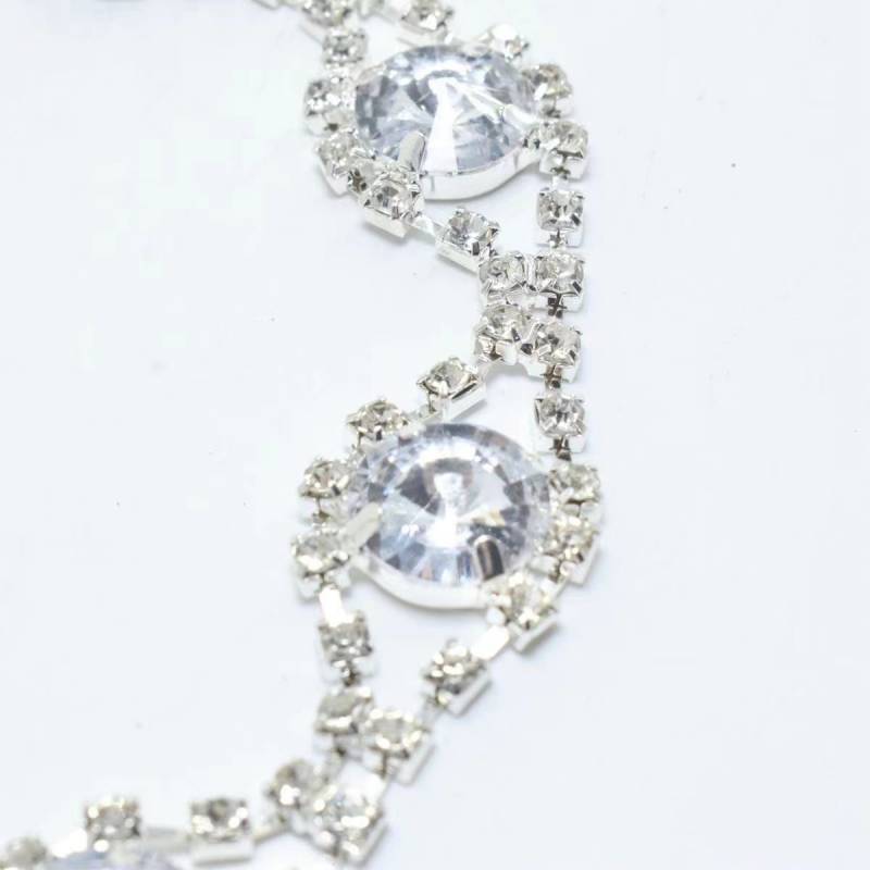 Light Luxury Niche Design, High-end Feel, Super Sparkling Rhinestone Necklace - M/S TMC India